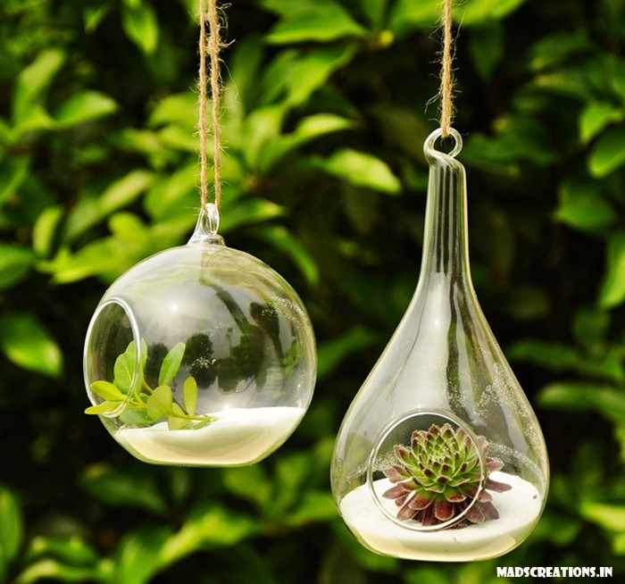 Table-and-Door-Wreaths.