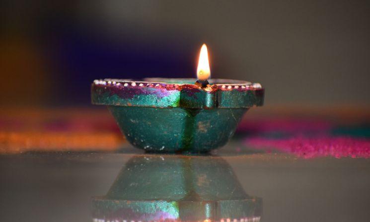 Go Traditional With Diyas
